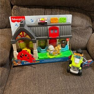 Fisher-Price Little People Farmhouse with Red Door and Green Tractor